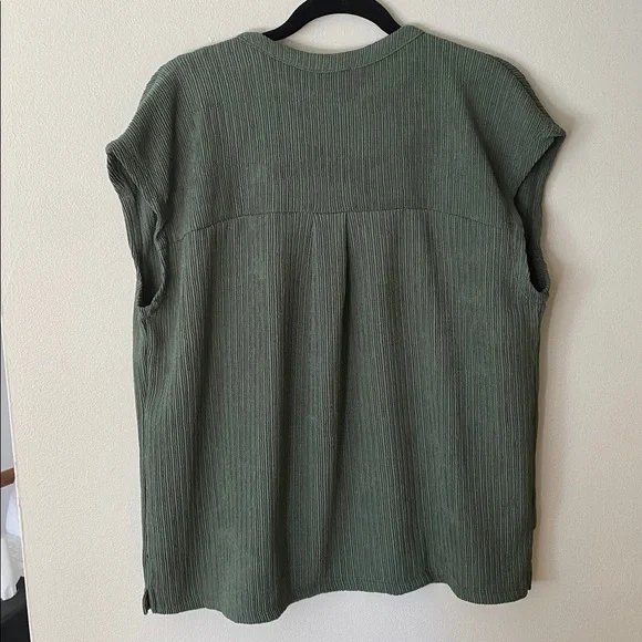 Jones New York Signature V Neck Cap Sleeve Muted Moss Green Blouse Size L - Picture 6 of 6